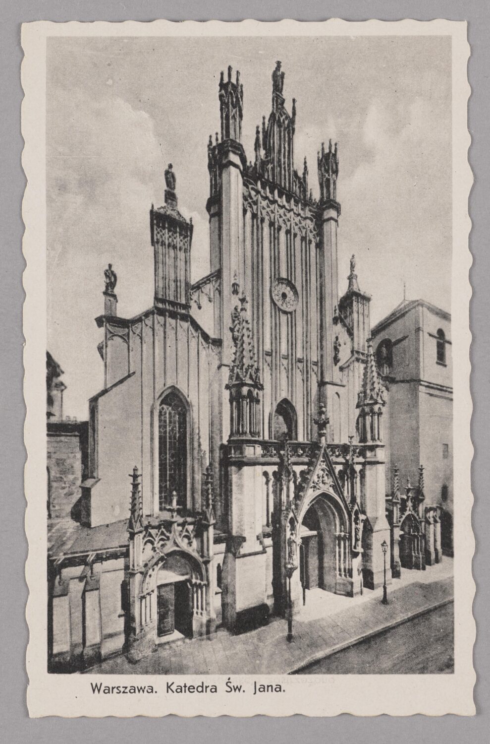 Katedra św. Jana Chrzciciela, pocztówka, ok. 1938, zbiory Muzeum Warszawy
