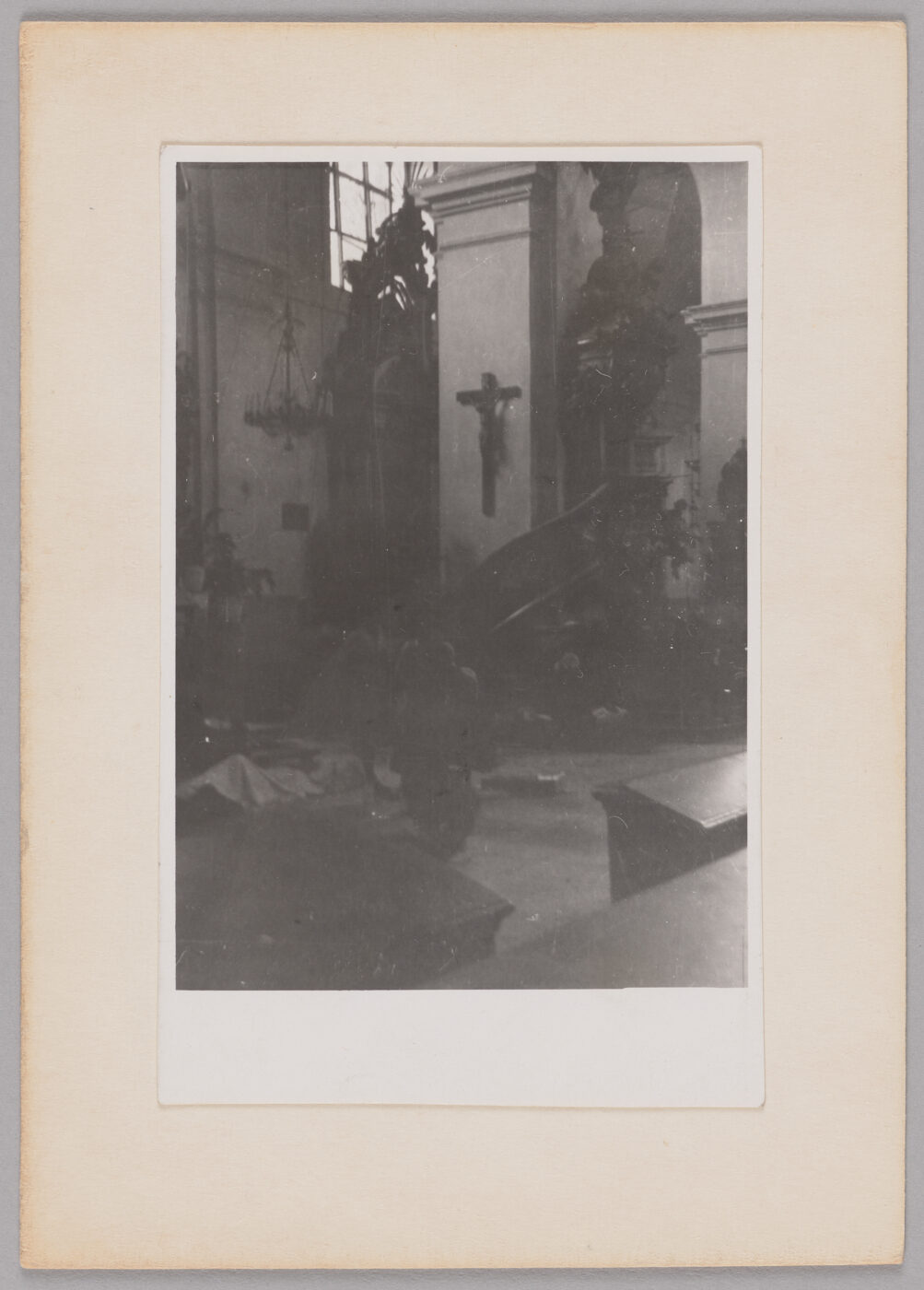 Szpital św. Jacka w kościele, Jul. Z. Sowiński, sierpień 1944, ze zbiorów Muzeum Warszawy