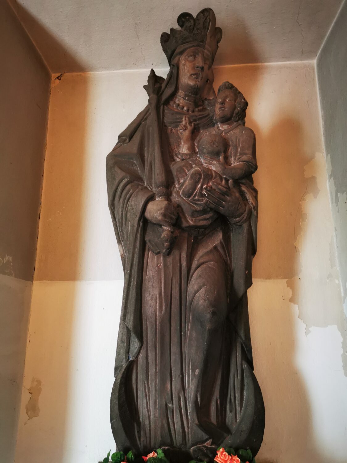 XVII-wieczna rzeźba Madonny z Dzieciątkiem, fot. Monika Michałek