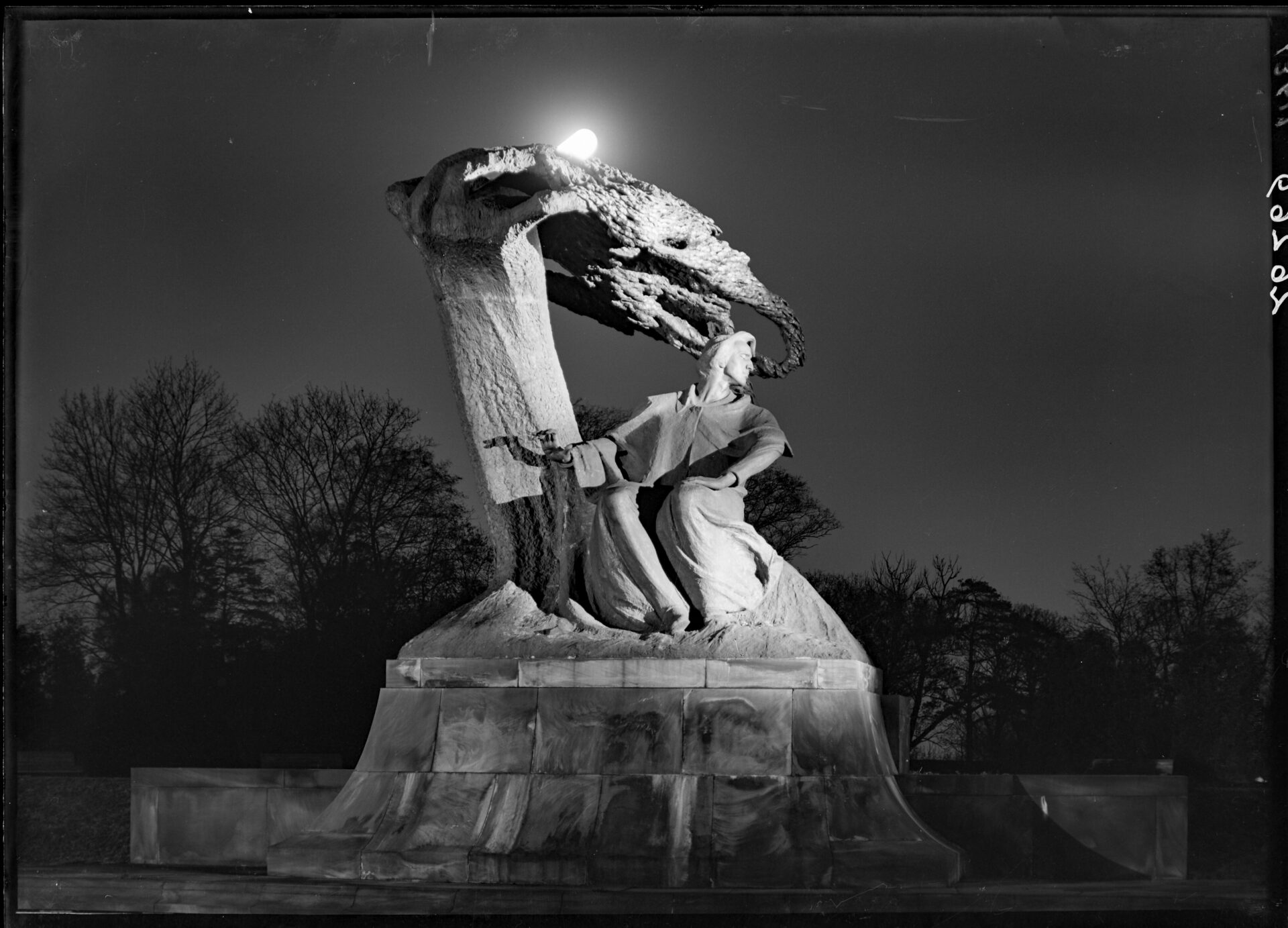 Randka z obiektem: secesyjny Pomnik Fryderyka Chopina